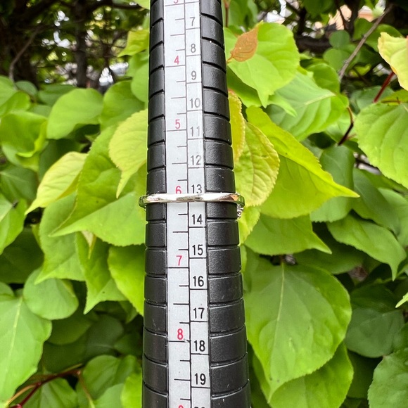 Sterling silver ring with cubic zirconia - Picture 2 of 4